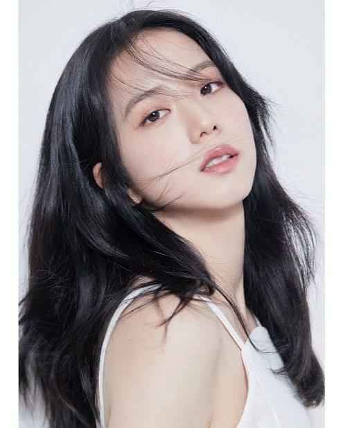 Jisoo phát triển sự nghiệp solo